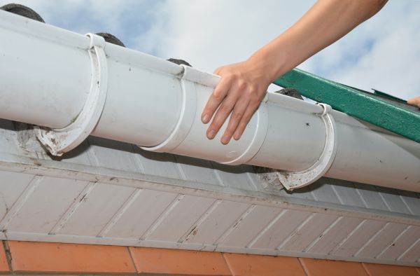 Gutter Reattachment in Franklin